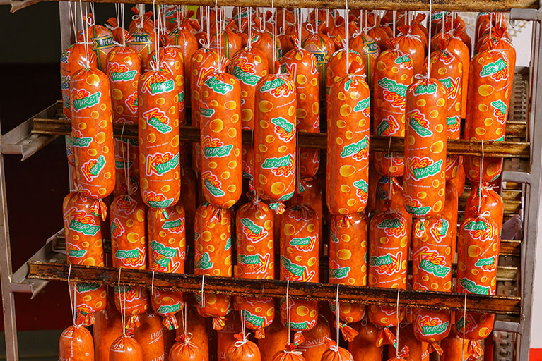 wurst-verarbeitung-04_767x512.jpg